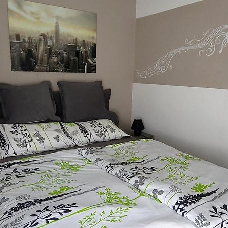 Apartment Impression Осиек Екстериор снимка