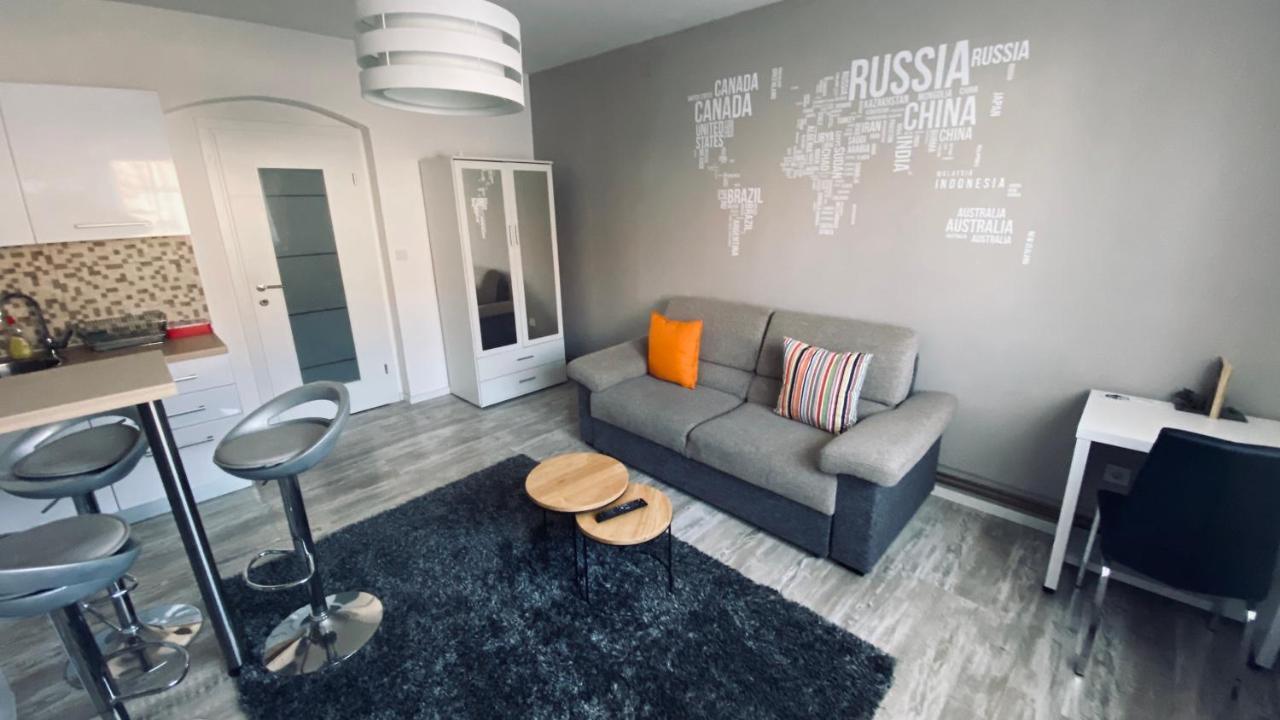 Apartment Impression Осиек Екстериор снимка