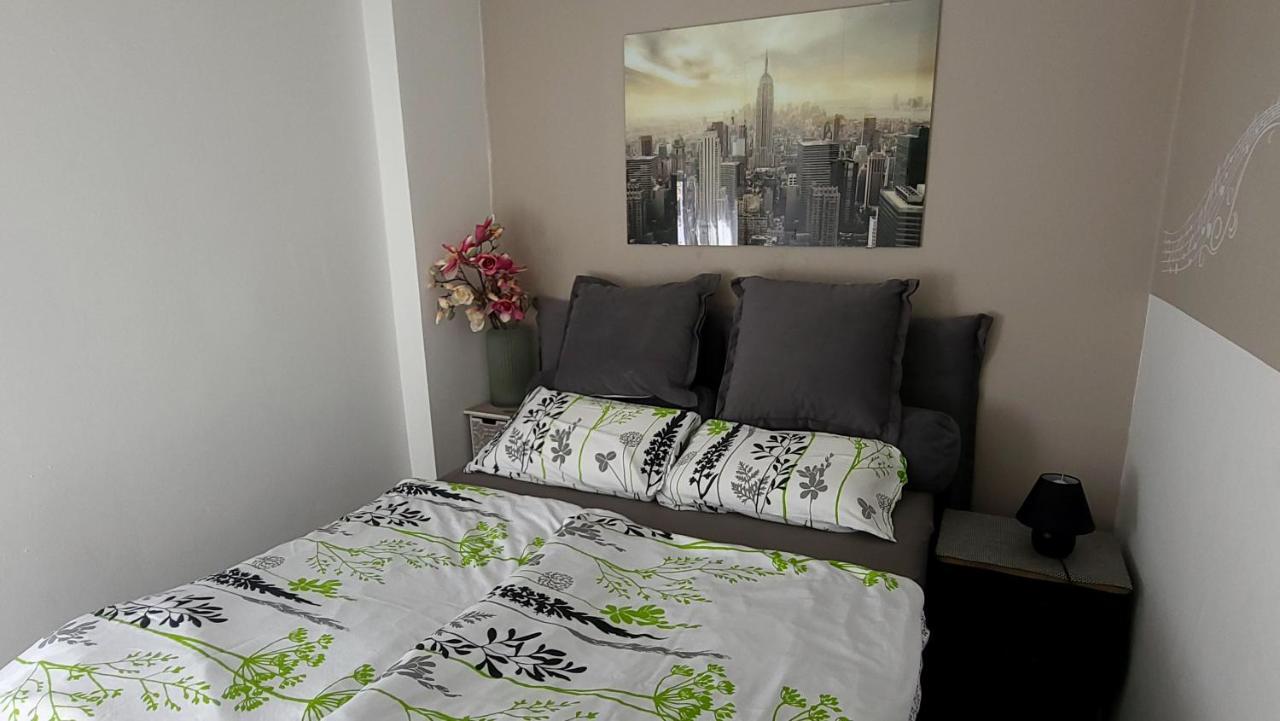 Apartment Impression Осиек Екстериор снимка