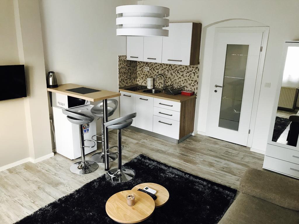 Apartment Impression Осиек Екстериор снимка