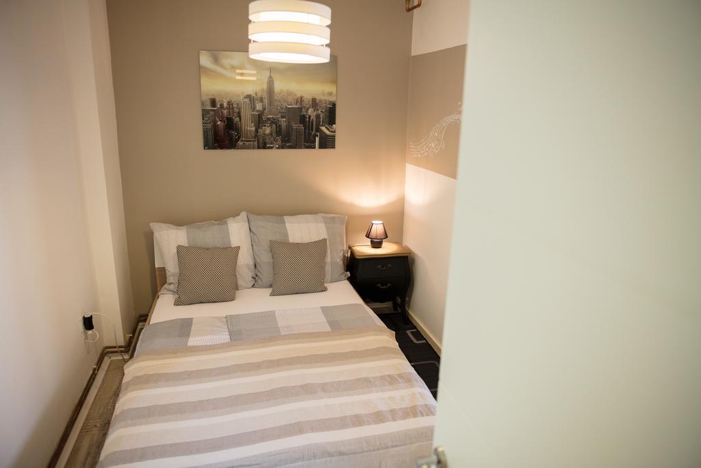 Apartment Impression Осиек Екстериор снимка