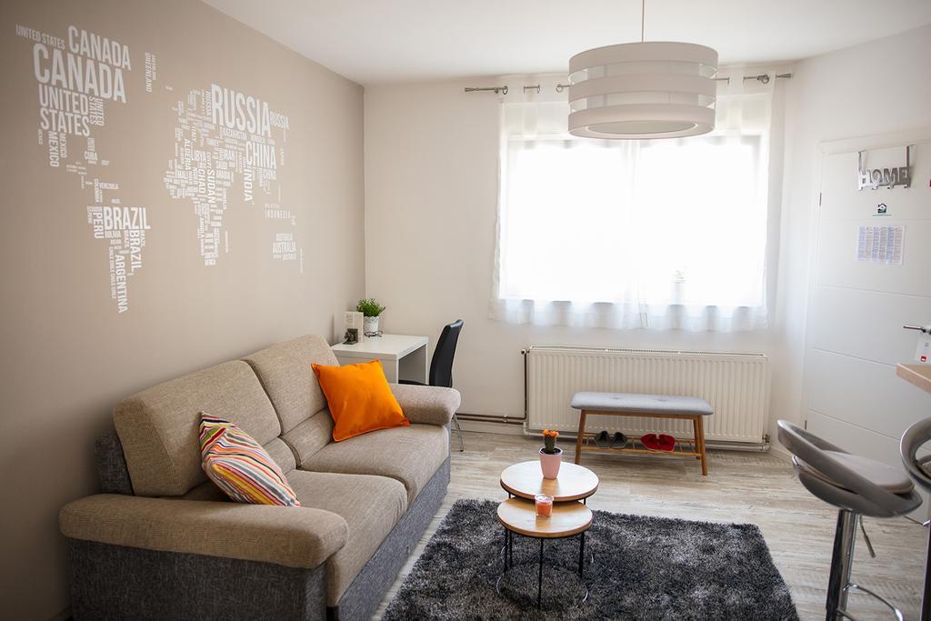Apartment Impression Осиек Екстериор снимка