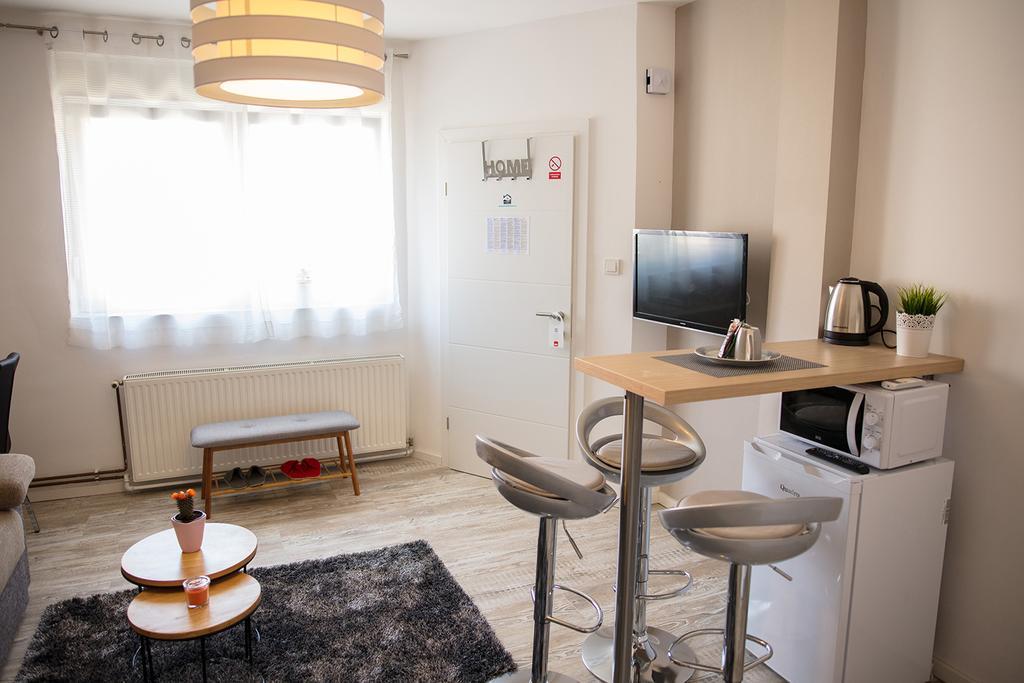 Apartment Impression Осиек Екстериор снимка